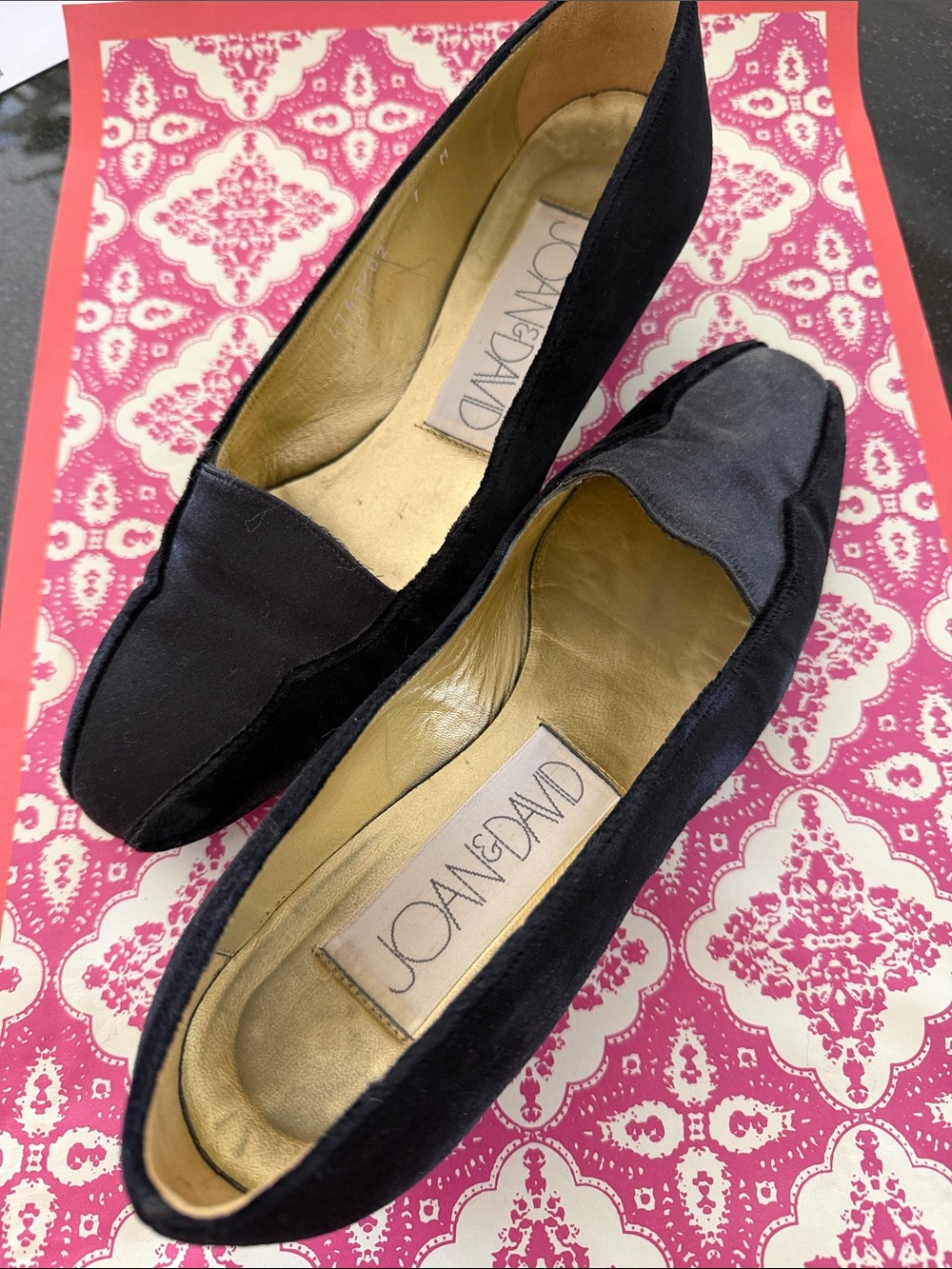 Vntg Joan and David Black 1" Pumps:
Suede & Peau de Soie: Handmade Italy: 7 M